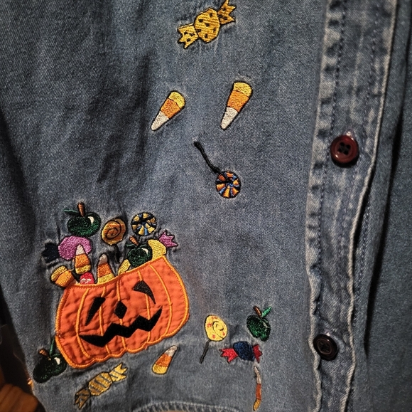 Vintage White Stag Halloween Embroidered Pumpkin Candy Denim Shirt Size 26/28 - Picture 3 of 7